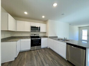 2406 Village Dr in Bullhead City, AZ - Building Photo - Building Photo