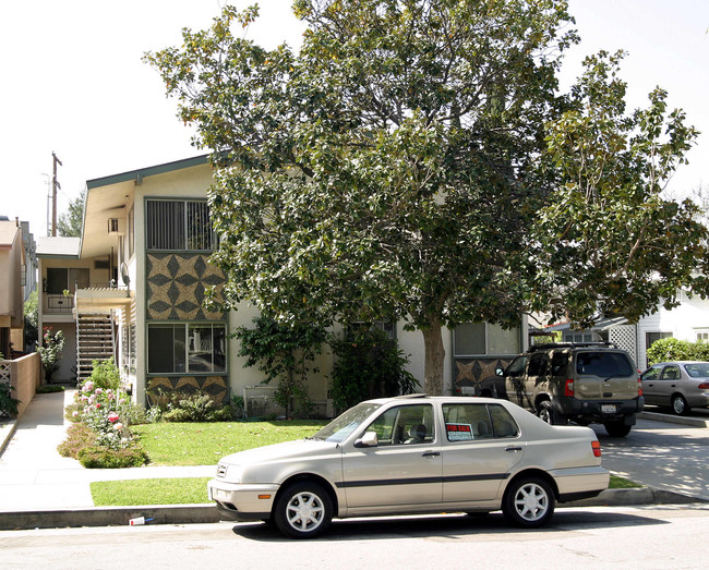 620 W Lexington Dr in Glendale, CA - Foto de edificio - Building Photo