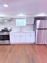 692 Day Ave in Ridgefield, NJ - Foto de edificio - Building Photo