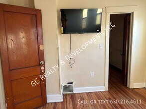 10225 S Perry Ave in Chicago, IL - Building Photo - Building Photo