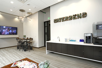 Waterbend Apartments in San Francisco, CA - Building Photo - Interior Photo