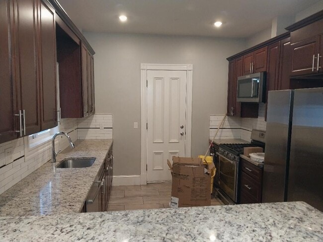 565 Salem St, Unit 2