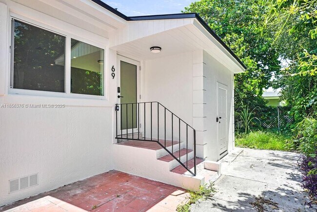 10769 NE 2nd Ave in Miami, FL - Building Photo - Building Photo