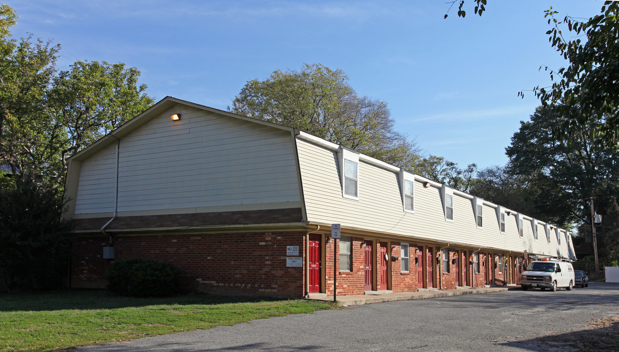 Harbor Lights Apartments in Richmond, VA - Building Photo