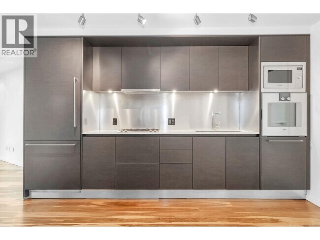 1151 W Georgia St in Vancouver, BC - Building Photo - Building Photo