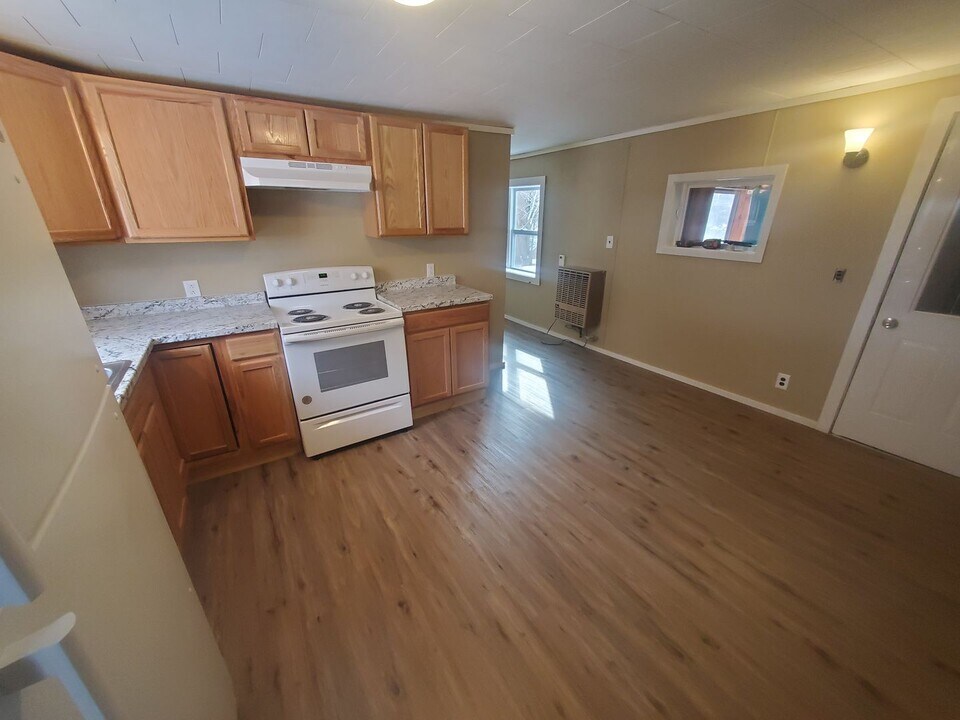 141 College Ave, Unit Apt 2 in Waterville, ME - Building Photo