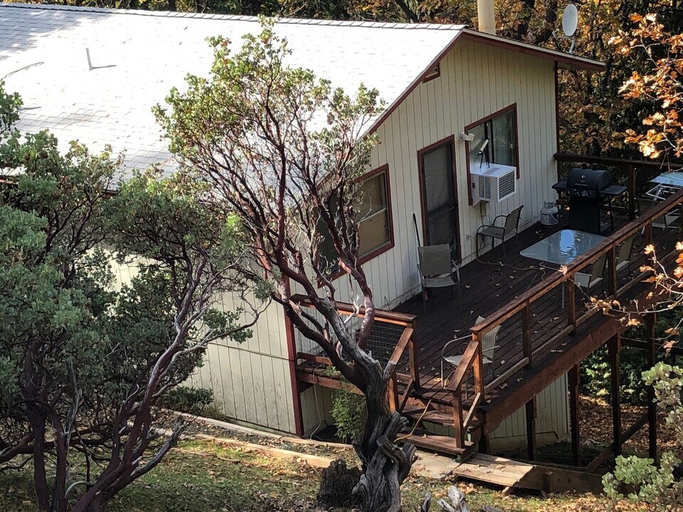 16460 Caddo Cir in Sonora, CA - Building Photo