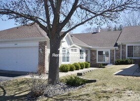 10845 Lexington Dr in Eden Prairie, MN - Building Photo