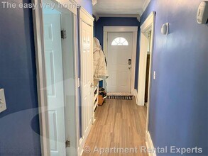 53 Raymond Ave in Somerville, MA - Foto de edificio - Building Photo