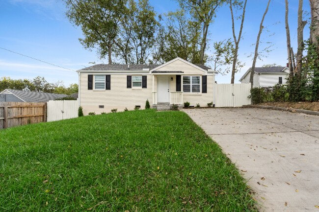 1808 26th Ave N in Nashville, TN - Foto de edificio - Building Photo