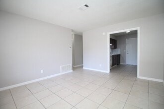 10151 Guidy Ln in Pensacola, FL - Foto de edificio - Building Photo