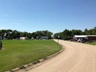 42 Country Side Est in Redfield, SD - Building Photo - Building Photo