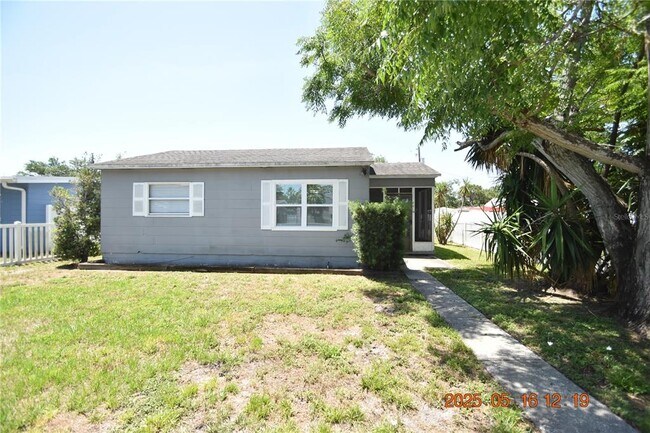 872 51st Ave N in St. Petersburg, FL - Building Photo - Building Photo