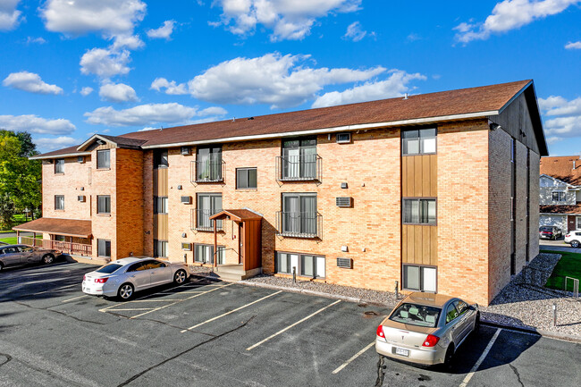 Kents West Apartments in St. Cloud, MN - Building Photo - Building Photo