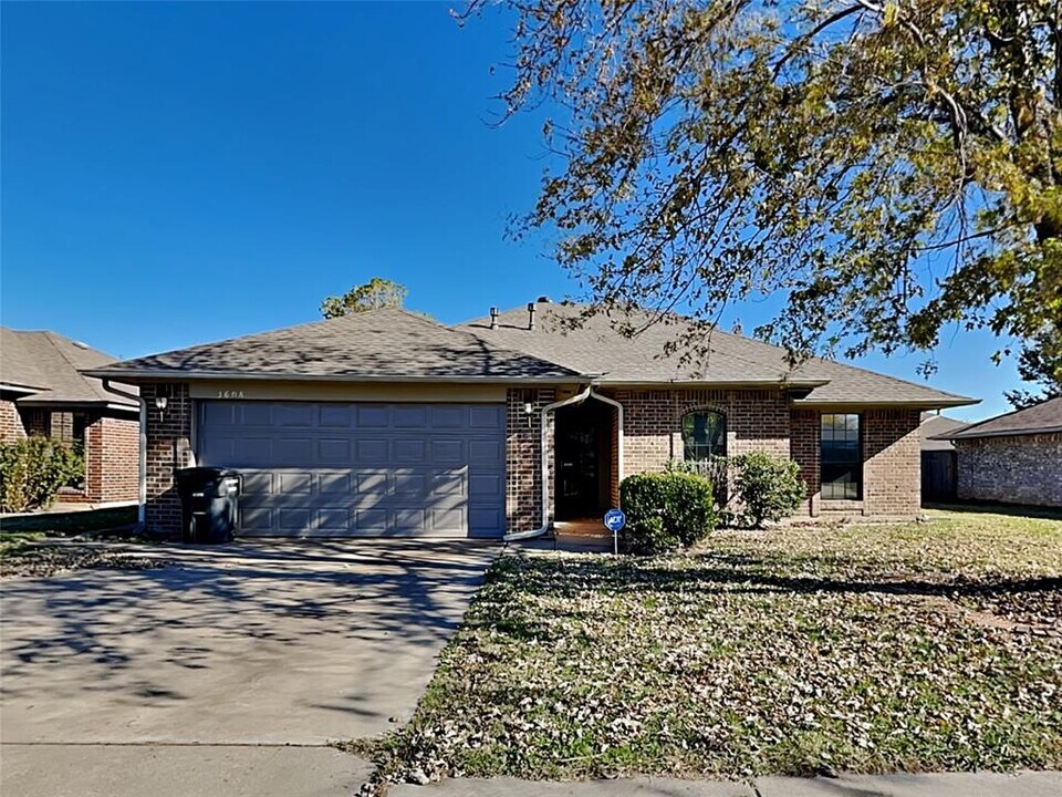 3608 Teresa Dr in Moore, OK - Building Photo