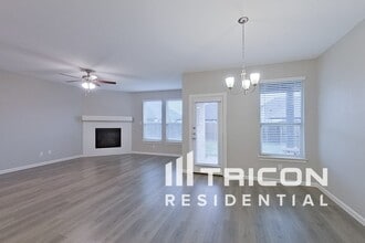 608 Cherry Hill Rd in Red Oak, TX - Building Photo - Building Photo