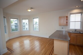 12 Magnolia Ave, Unit 3 in Cambridge, MA - Building Photo - Building Photo