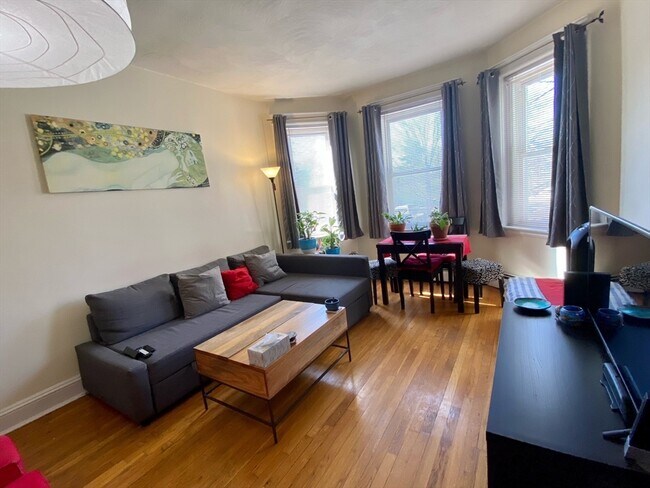 1847 Commonwealth Ave, Unit 10