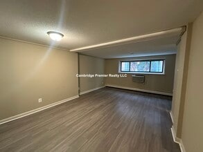 371 Harvard St, Unit 3 in Cambridge, MA - Building Photo - Building Photo