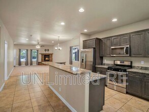 2345 W Mission Timber Cir in Flagstaff, AZ - Building Photo - Building Photo