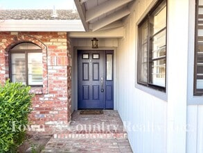 1198 Loyola Dr in Salinas, CA - Building Photo - Building Photo