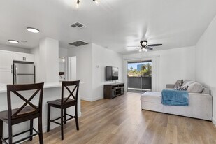 302 E Monte Vista Rd in Phoenix, AZ - Building Photo