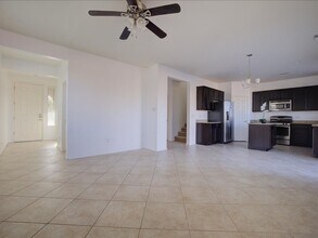 8011 S Dolphin Way in Tucson, AZ - Building Photo - Building Photo