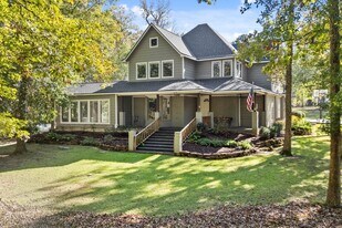 11085 Jake Pearson Rd in Conroe, TX - Building Photo