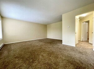 1410 NE 69th Ave in Portland, OR - Building Photo - Building Photo