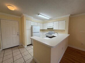 13827 Fairway Island Dr in Orlando, FL - Building Photo - Building Photo