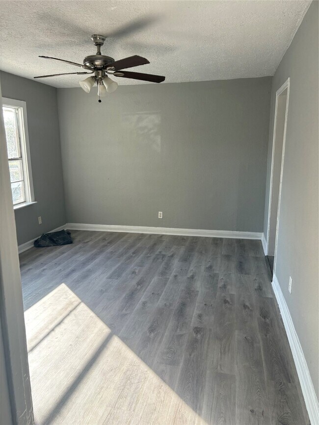 1503 16th St in Galena Park, TX - Foto de edificio - Building Photo