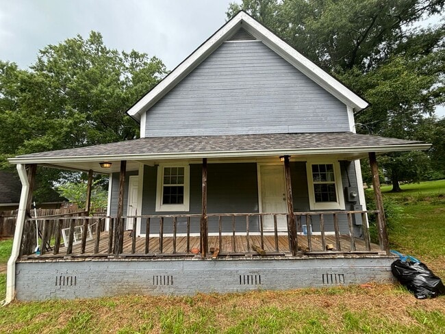 201-203-203 Grove Ave SE in Lindale, GA - Building Photo - Building Photo