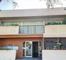 488 NE 18th Ave in Homestead, FL - Building Photo