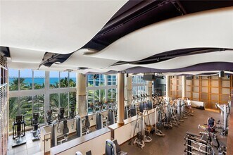 6801 Collins Ave, Unit 920 in Miami Beach, FL - Building Photo - Building Photo