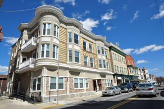 11 Belvidere St in Nazareth, PA - Building Photo - Building Photo