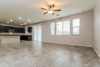 7106 W Winslow Ave in Phoenix, AZ - Building Photo - Building Photo
