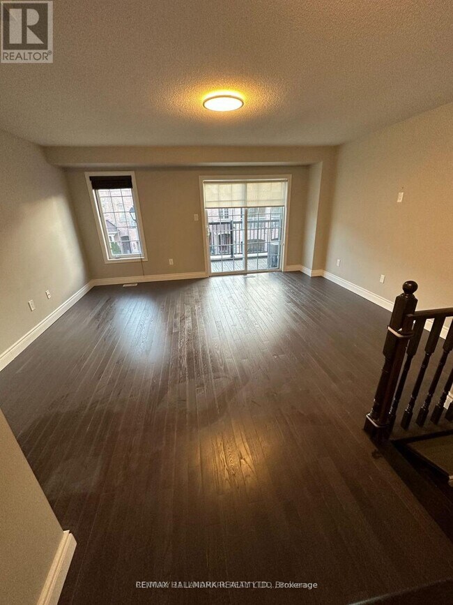 28 Blunden Rd in Ajax, ON - Building Photo - Building Photo