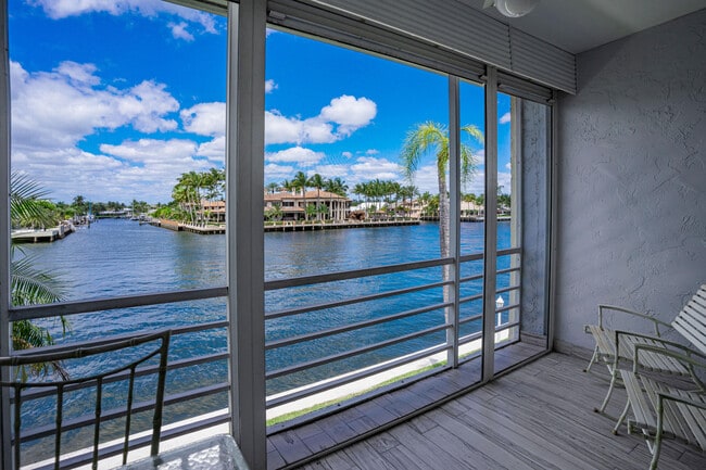 3605 NE 32nd Ave in Fort Lauderdale, FL - Building Photo - Building Photo