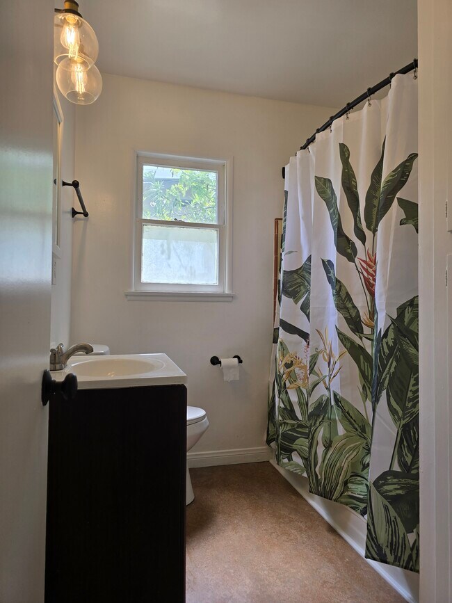 25314 1/2 Oak St, Unit 25314.5