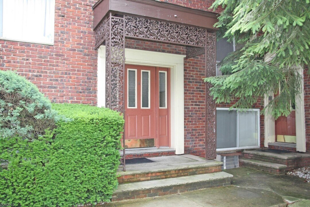 378 Valley St in South Orange, NJ - Building Photo