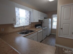 2441 Spyglass Cir in Pensacola, FL - Building Photo - Building Photo