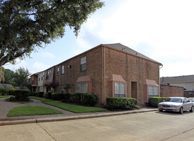Bellfort Place Townhomes in Houston, TX - Foto de edificio - Building Photo