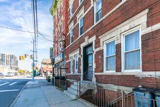 3605 Vernon Blvd in Astoria, NY - Building Photo - Building Photo