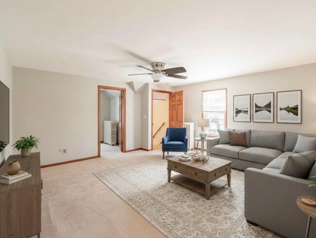 38 Crissey Ave in Geneva, IL - Foto de edificio - Building Photo