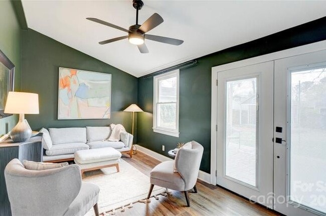 2304 Laburnum Ave in Charlotte, NC - Building Photo - Building Photo