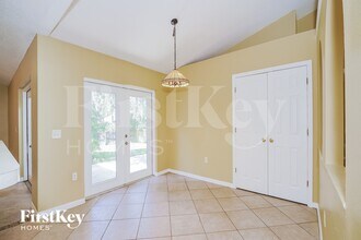 730 Outrigger Dr in Deltona, FL - Foto de edificio - Building Photo