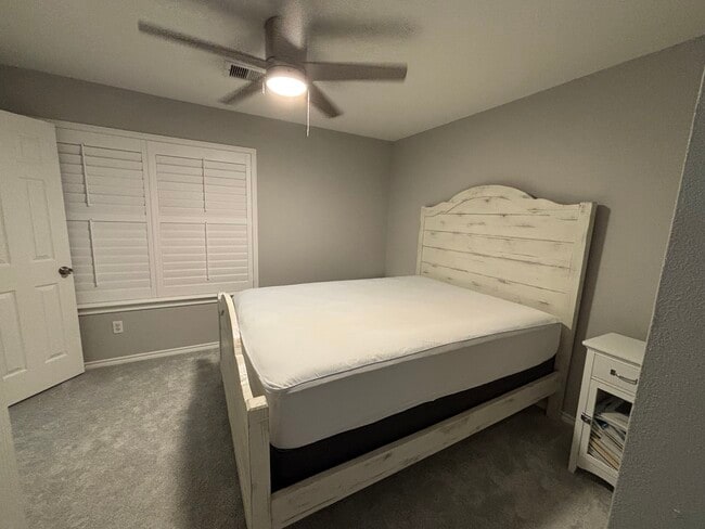 55 S Camellia Grove Cir, Unit 55 S Camellia Grove Cir in Spring, TX - Foto de edificio - Building Photo