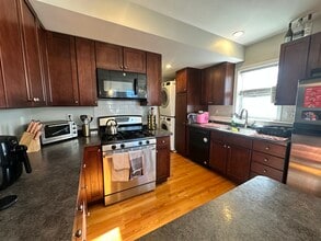 99 Hillside St, Unit 3 in Boston, MA - Foto de edificio - Building Photo