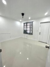 725 NE 126th St in North Miami, FL - Building Photo - Building Photo