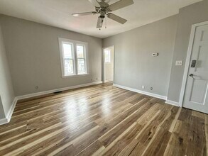 13 Brooks Ave in Quincy, MA - Building Photo - Building Photo